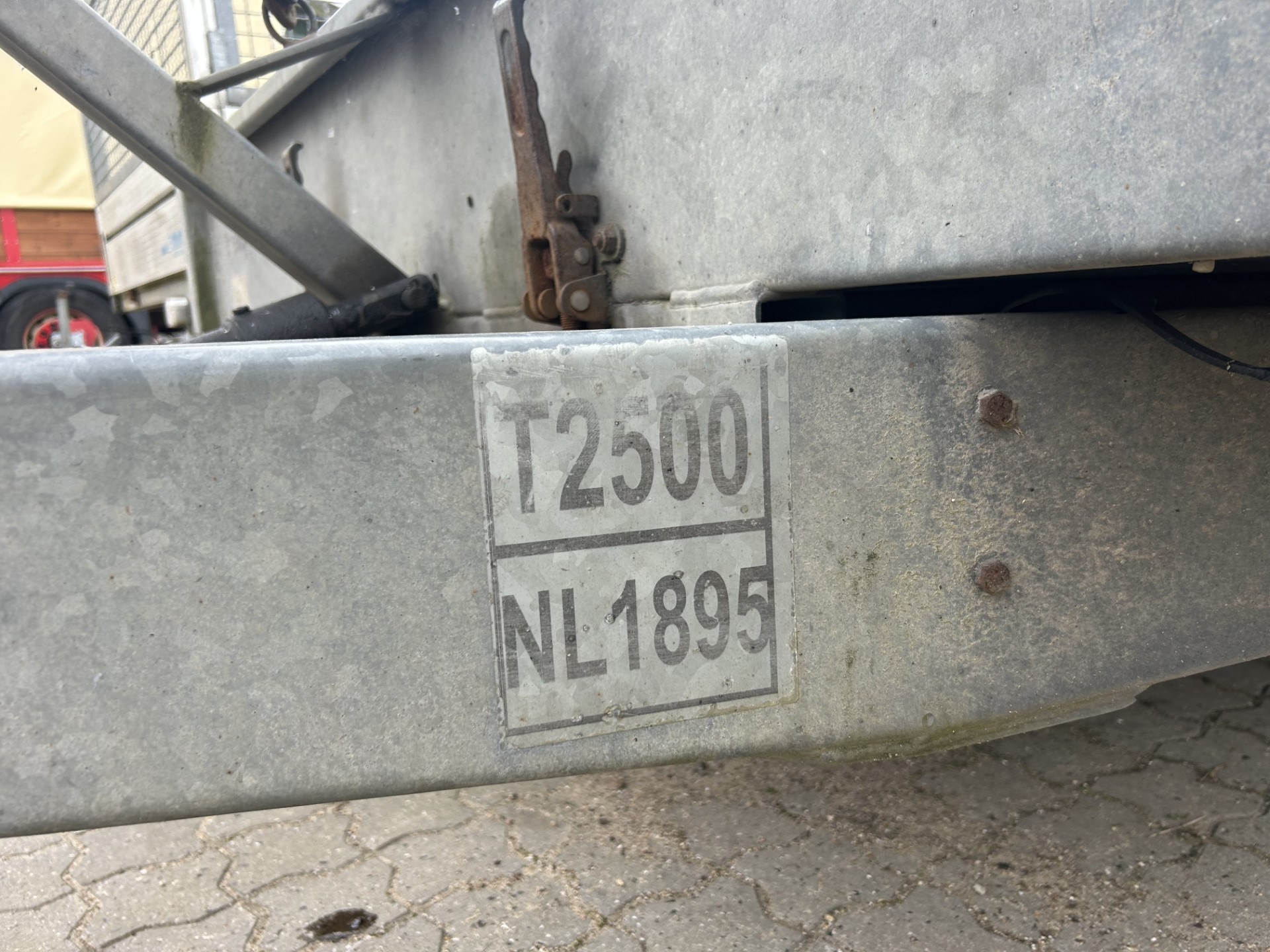 Trailer tip 2500kg thumbnail 2
