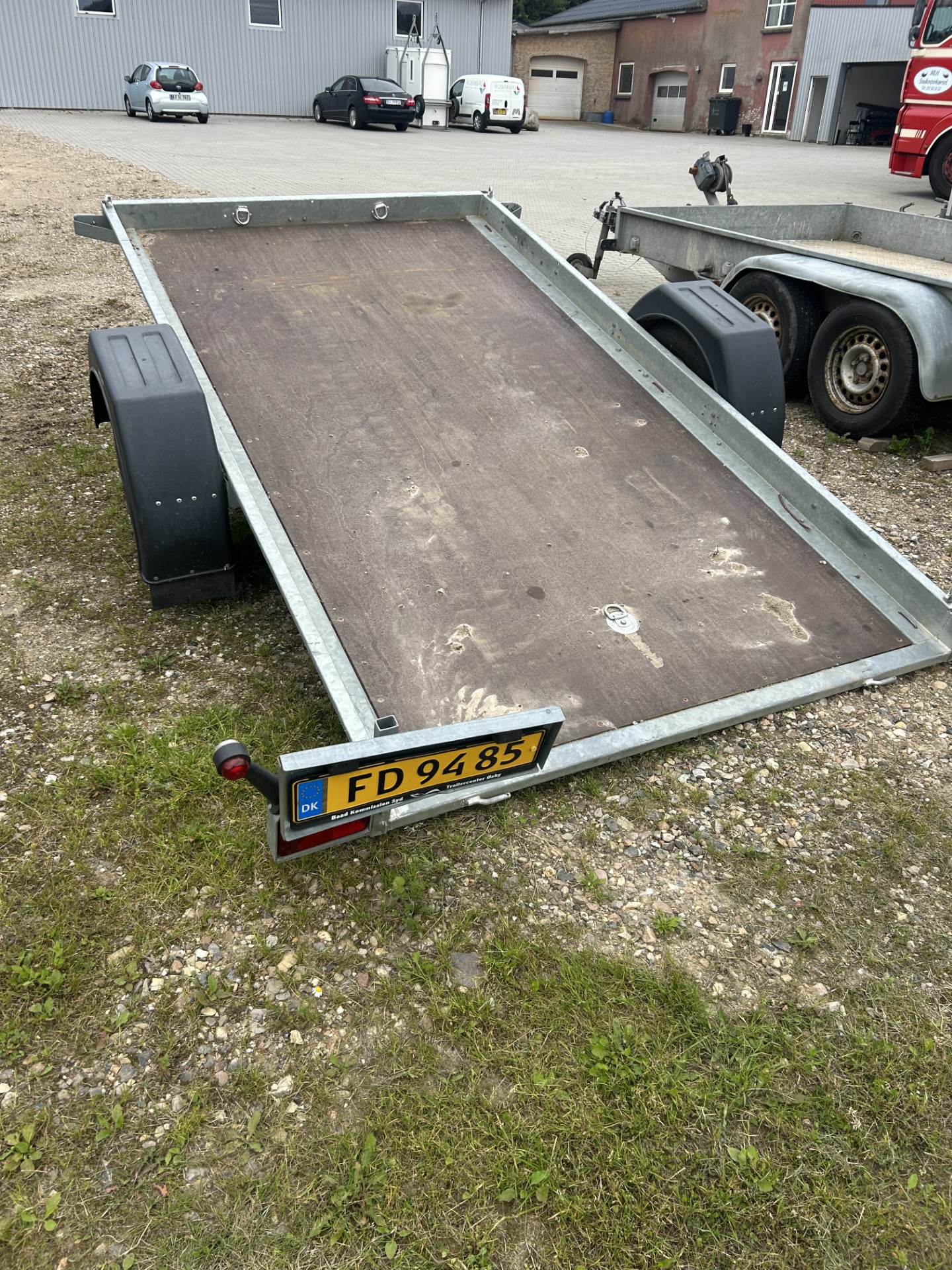 Trailer tip 1300kg thumbnail 1