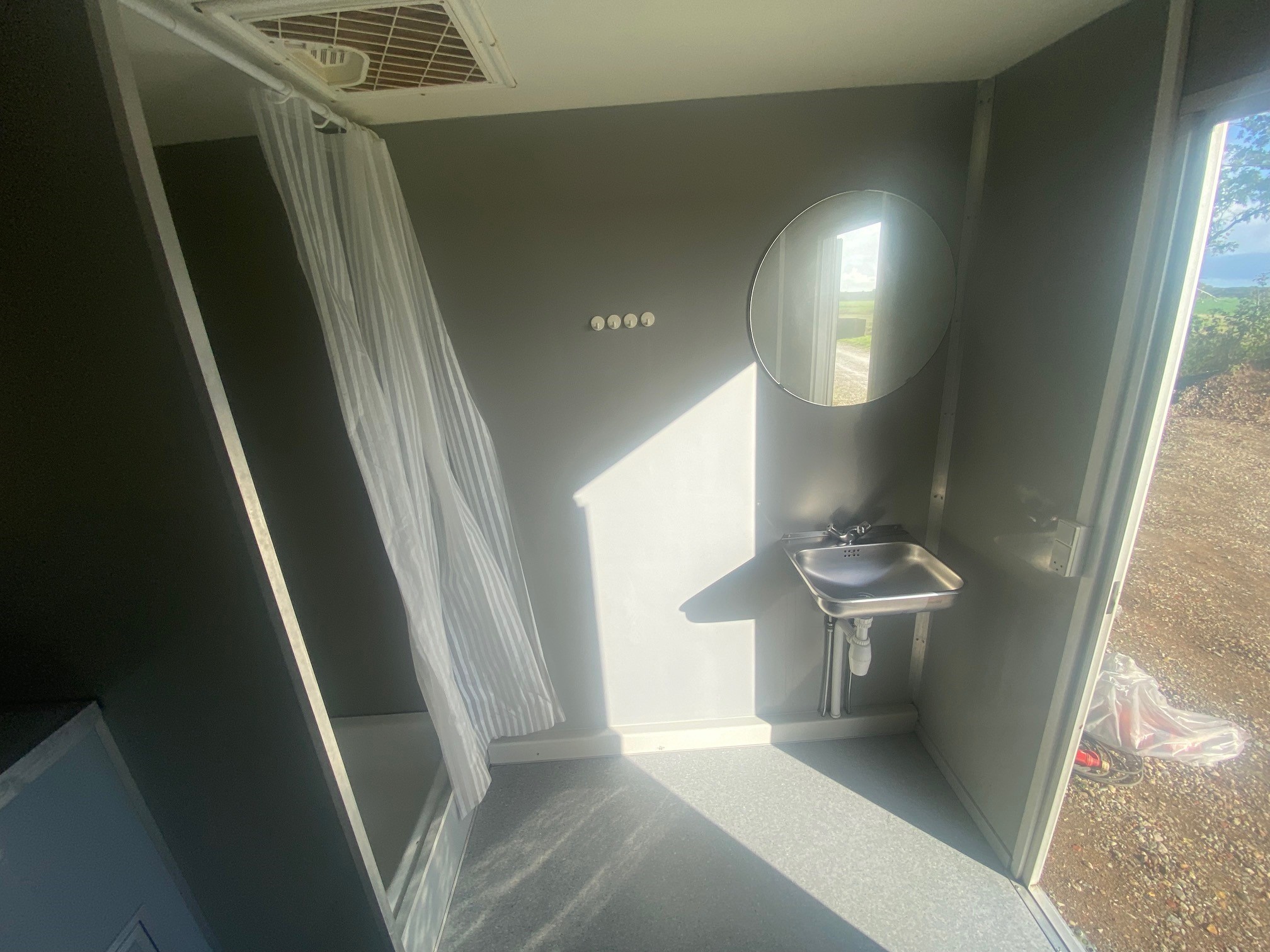 Toiletvogn – Toilet med Bad thumbnail 1