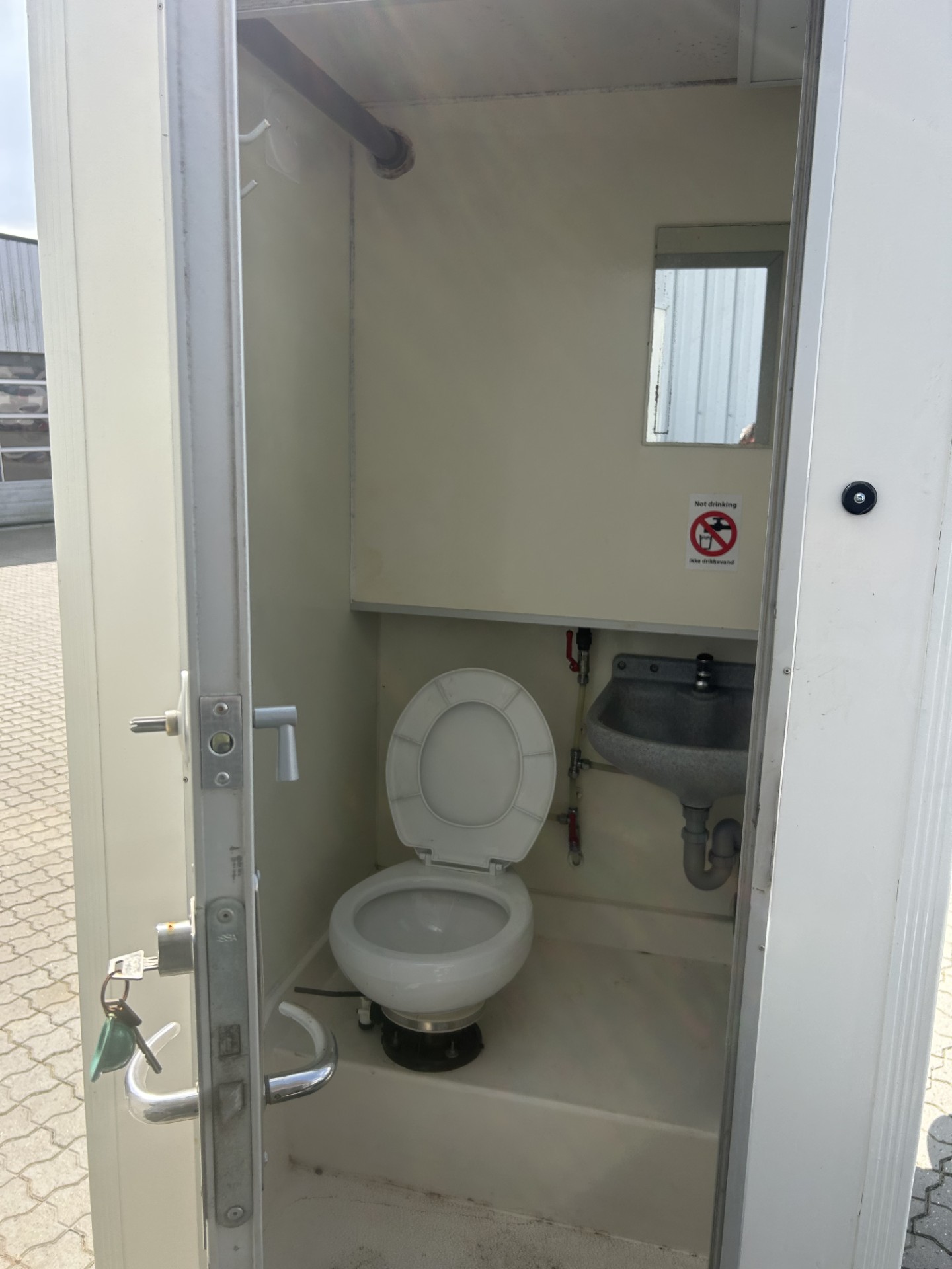 Toiletvogn lille med tank thumbnail 1