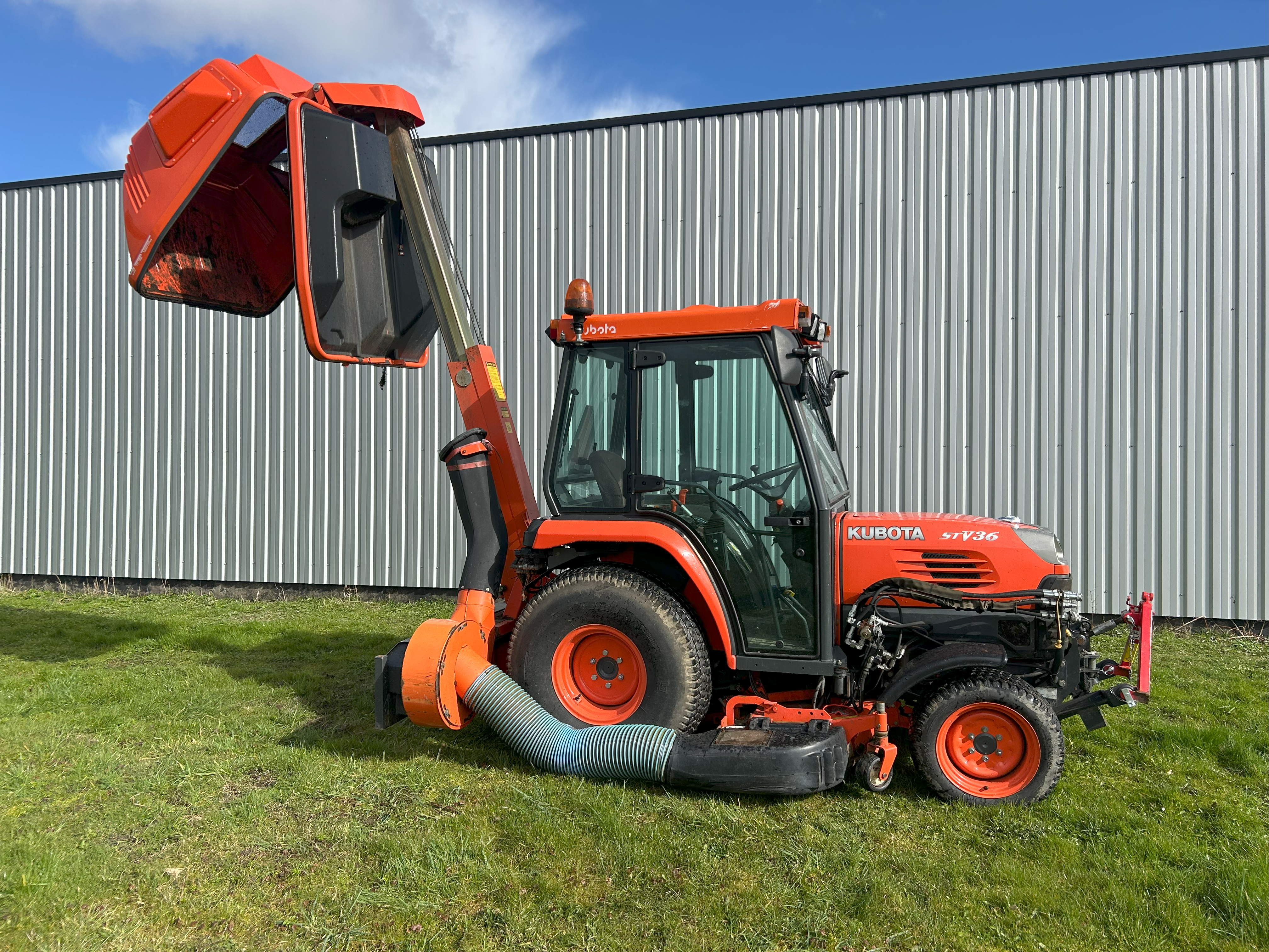 Minitraktor – kubota stv36 thumbnail 1